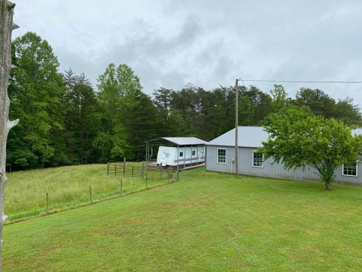 Wolf Creek Farm B&B And Motorcycle Manor At Wolf Creek Farm, Llc Ararat ภายนอก รูปภาพ